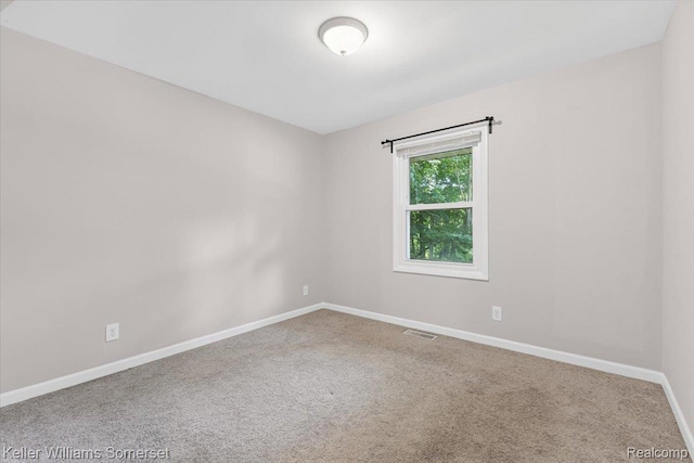 22281 Poinciana St, Southfield, MI 48033 - unfurnished room with carpet