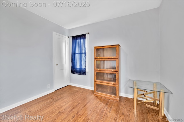 2133 Bailey St, Dearborn, MI 48124 - unfurnished room featuring wood finished floors and baseboards