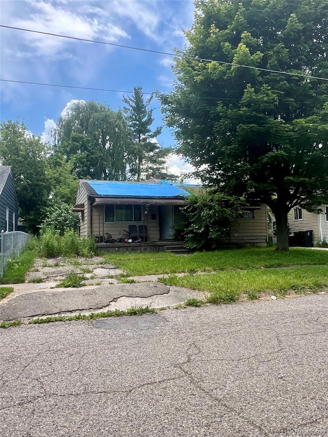 605 W Foss Ave, Flint, MI 48505 - photo 1