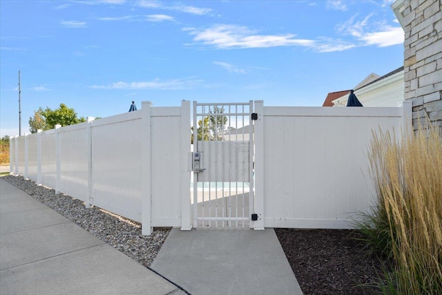 273 Waters Edge Dr, Saint Joseph, MI 49085 - view of gate