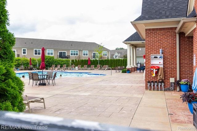 45929 Graystone Ln, Canton, MI 48187 - community pool with a patio