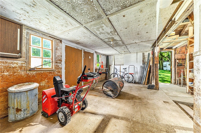 526 N 28th St, Kalamazoo, MI 49048 - view of garage