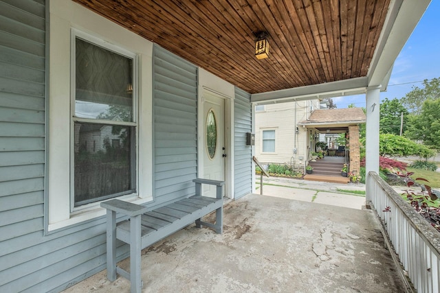 1607 Center Ave NE, Grand Rapids, MI 49505 - view of covered porch