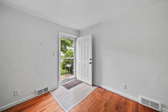 309 E Logan St, Tecumseh, MI 49286 - entrance foyer with wood finished floors