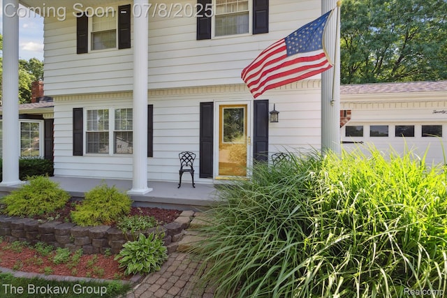 2210 Old Hickory Blvd, Davison, MI 48423 - view of front facade with an attached garage and covered porch
