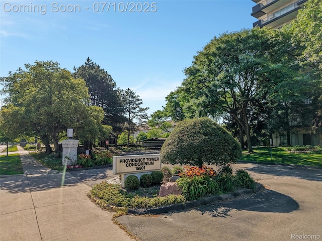 15801 Providence Dr # 5, Southfield, MI 48075 - view of community sign