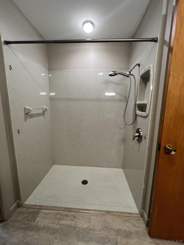 2244 Shannon Dr, Adrian, MI 49221 - bathroom featuring a shower