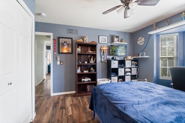 127 Ridgeview Ct, Grass Lake, MI 49240 - bedroom with wood finished floors and ceiling fan