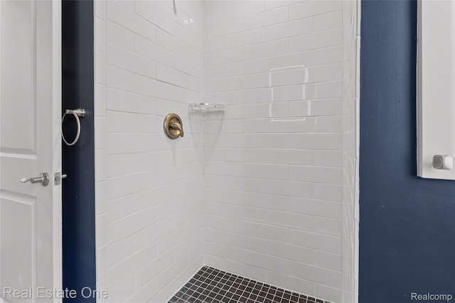 1746 N Lafayette St, Dearborn, MI 48128 - bathroom view of tiled shower