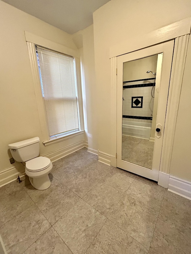5208 Commonwealth St, Detroit, MI 48208 - full bath with tile patterned flooring and a shower