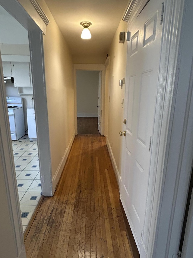 5208 Commonwealth St, Detroit, MI 48208 - hall with hardwood / wood-style flooring and baseboards