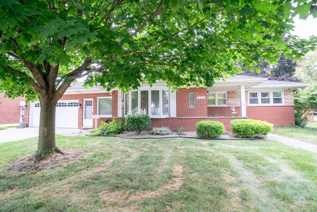 3320 Middlefield Dr, Trenton, MI 48183 - photo 1