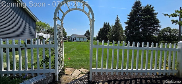 378 Fruitdale Ln, Pinckney, MI 48169 - view of yard