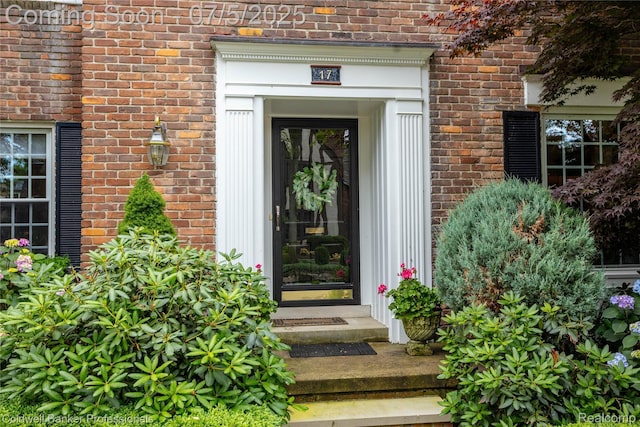 17 Colonial Rd, Grosse Pointe Shores, MI 48236 - entrance to property featuring brick siding