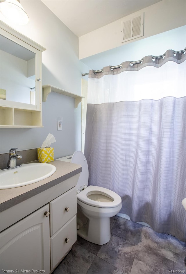2512 Flintridge St, Lake Orion, MI 48359 - full bathroom with vanity and curtained shower