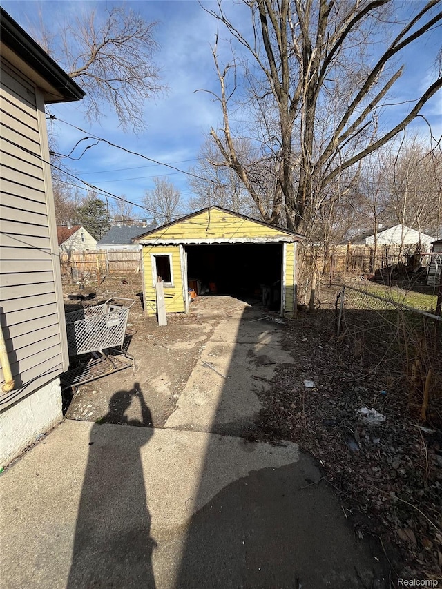 7800 Rutland St, Detroit, MI 48228 - view of garage