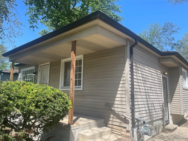 7800 Rutland St, Detroit, MI 48228 - view of property exterior featuring a porch