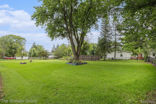 420 N Neeper St, Capac, MI 48014 - photo 24