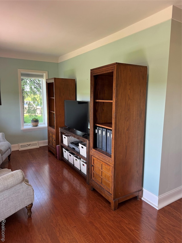 3981 Orchard Rd, Peck, MI 48466 - living room with dark wood-style floors and baseboards
