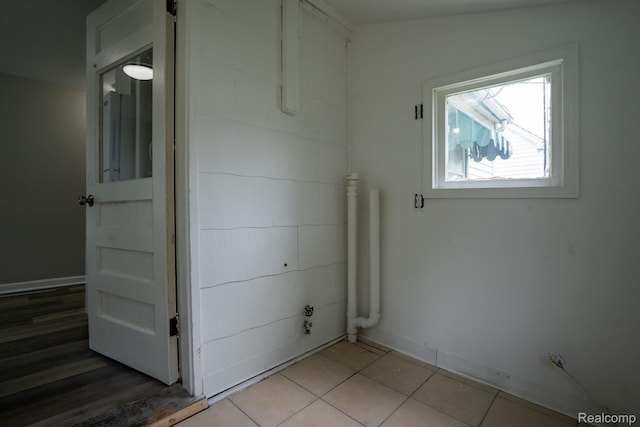 23199 Stewart Ave, Warren, MI 48089 - unfurnished room featuring baseboards and tile patterned floors