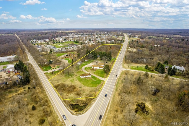 10685 Dixie Hwy, Davisburg, MI 48350 - aerial view of property and surrounding area with property boundaries highlighted