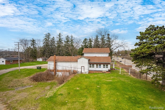 10685 Dixie Hwy, Davisburg, MI 48350 - back of property
