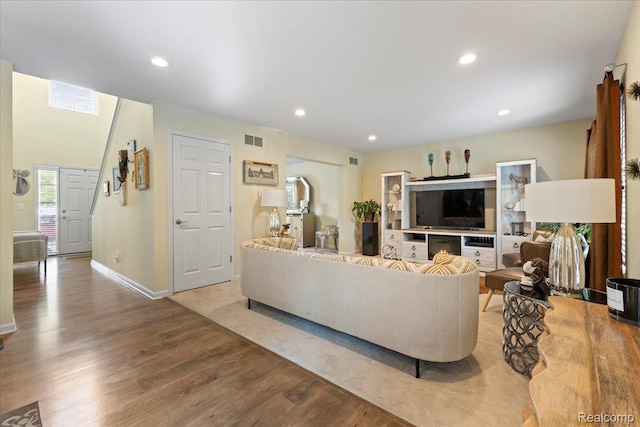 14236 Marshall Dr, Redford, MI 48239 - living area featuring wood finished floors and recessed lighting