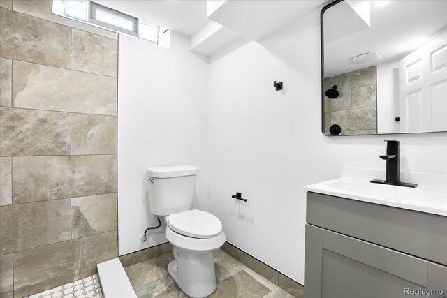 22266 E Schafer St, Clinton Township, MI 48035 - full bath with vanity and tiled shower