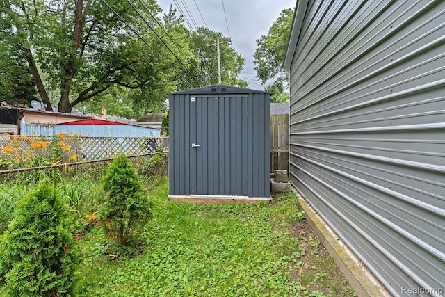 23631 Beverly St, Saint Clair Shores, MI 48082 - view of yard with a storage unit