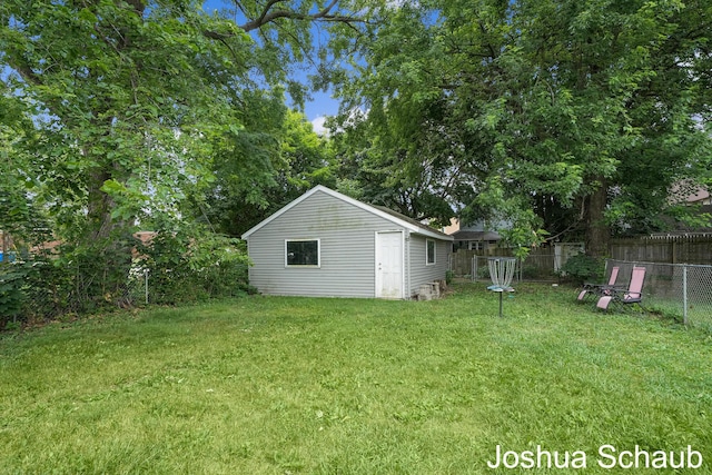 908 Chatham St NW, Grand Rapids, MI 49504 - view of yard featuring an outdoor structure