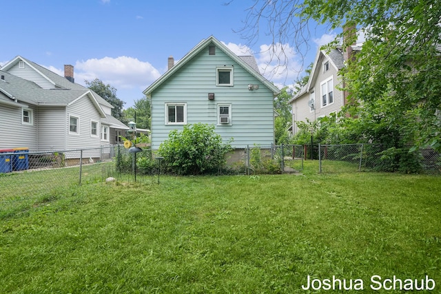 908 Chatham St NW, Grand Rapids, MI 49504 - back of property featuring a fenced backyard