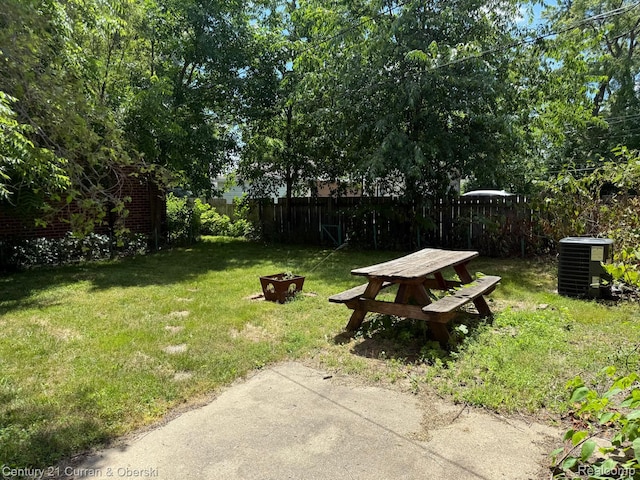 10056 Garfield, Redford, MI 48239 - view of yard with an outdoor fire pit