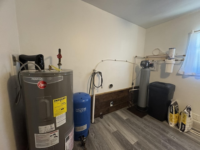 3355 Lyndon Ave, Flint, MI 48504 - utilities featuring water heater