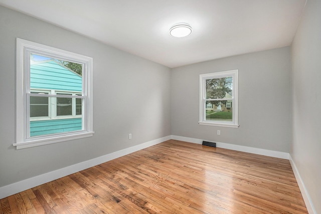 1816 Jennette Ave NW, Grand Rapids, MI 49504 - empty room featuring light wood-style floors