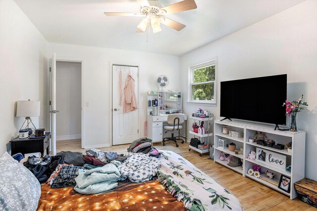 3341 Circle Dr, Saint Joseph, MI 49085 - bedroom with wood finished floors and a ceiling fan