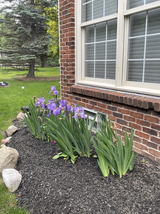 1015 Pointe Place Blvd, Rochester, MI 48307 - exterior view of brick siding