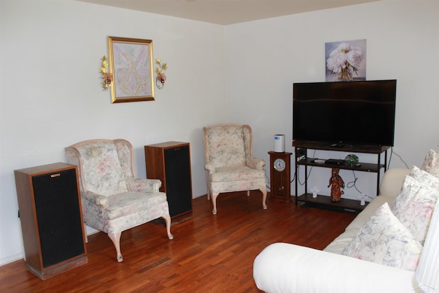 3211 S Arvin Dr, Saginaw, MI 48601 - living room with wood finished floors