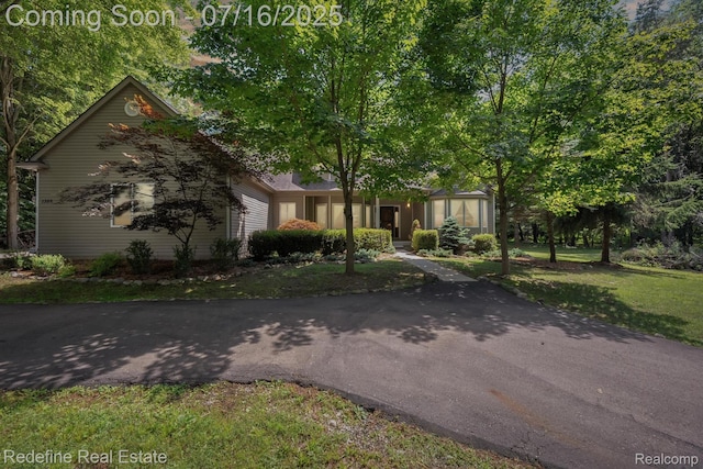 1388 Pine Grove Ln, Milford, MI 48381 - photo 1