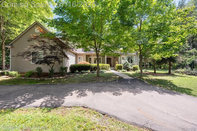1388 Pine Grove Ln, Milford, MI 48381 - photo 3