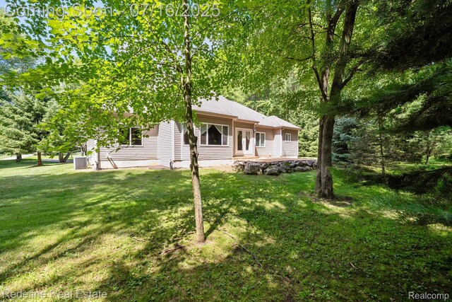 1388 Pine Grove Ln, Milford, MI 48381 - photo 34