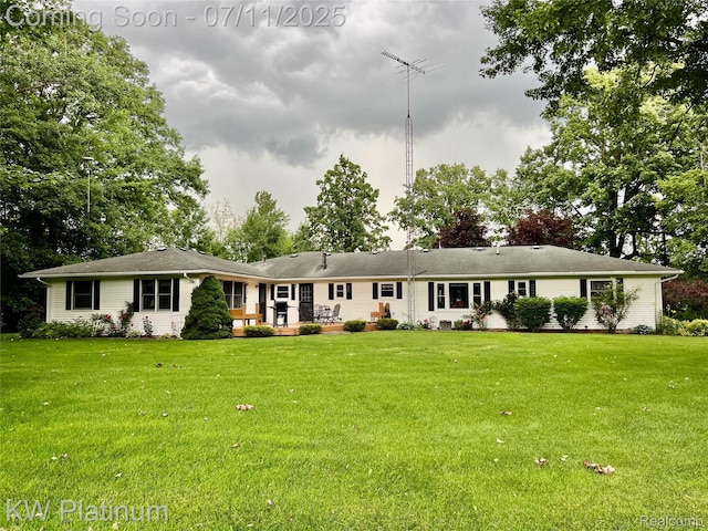 3775 Carrigan Rd, Fort Gratiot, MI 48059 - ranch-style house with a front yard