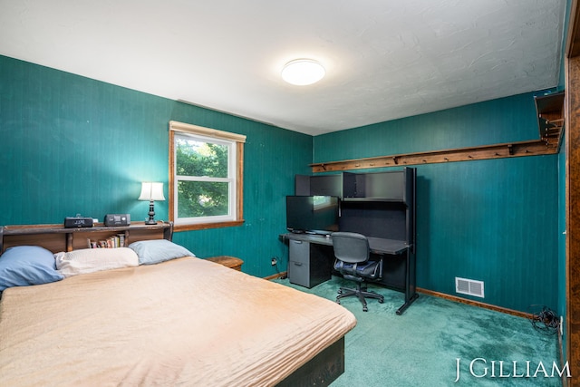 1214 Euna Vista Dr, Holland, MI 49423 - bedroom featuring a desk and carpet flooring