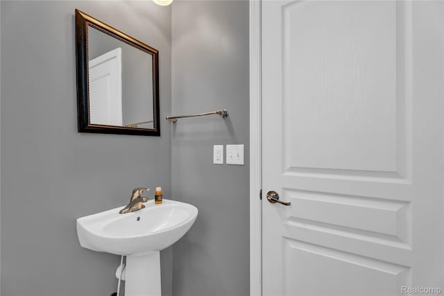6119 Amber Ln, Grand Blanc, MI 48439 - view of bathroom