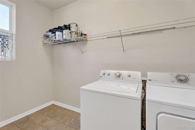 6119 Amber Ln, Grand Blanc, MI 48439 - laundry room with independent washer and dryer