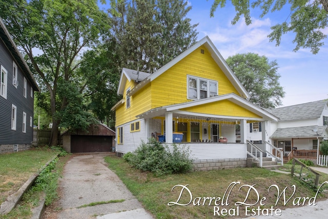 843 Clancy Ave NE, Grand Rapids, MI 49503 - photo 1