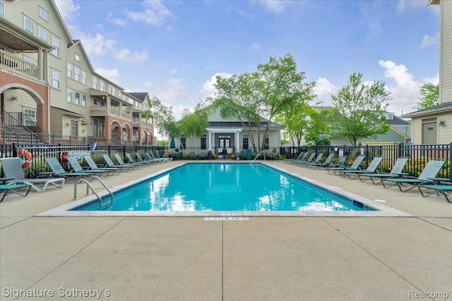 182 Amys Walk, Auburn Hills, MI 48326 - community pool featuring a patio