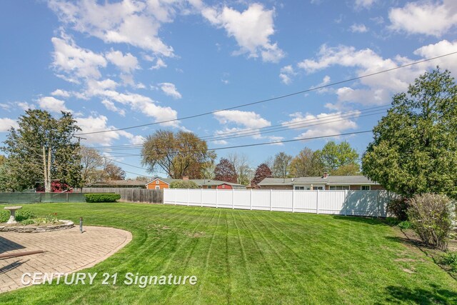 2936 Reppuhn Dr, Saginaw, MI 48603 - view of yard