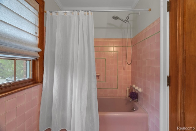 648 S Highland St, Dearborn, MI 48124 - full bathroom featuring shower / bath combo with shower curtain and crown molding