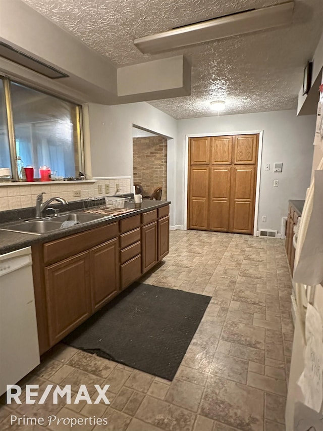 3195 Dixie Ct, Saginaw, MI 48601 - photo 14