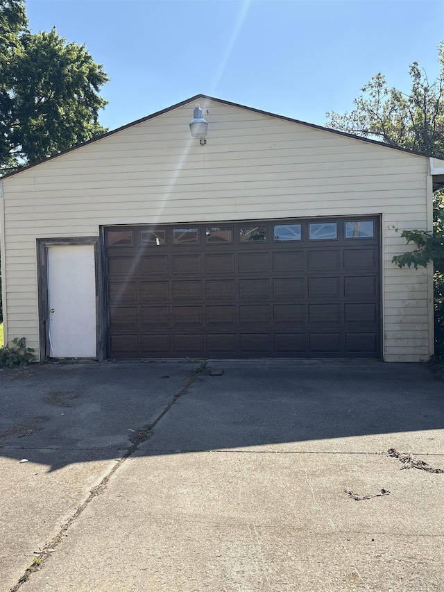 3308 Douglass St, Saginaw, MI 48601 - view of detached garage